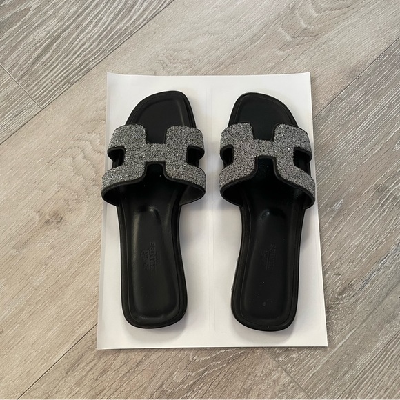 Hermes Noir Oran Goatskin Crystal Detail Sandal - Picture 6 of 13